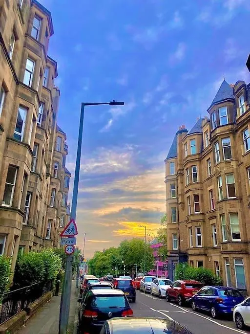 Bright 2 Bed In Bruntsfield - City Centre Edinburgh